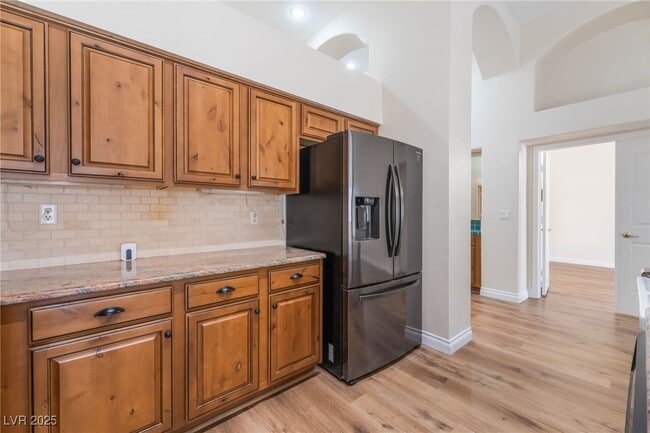 Building Photo - 8250 Fox Tail Way