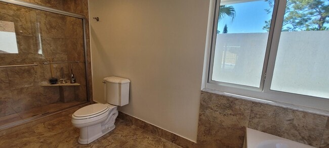 Building Photo - 524 Indigo Ave