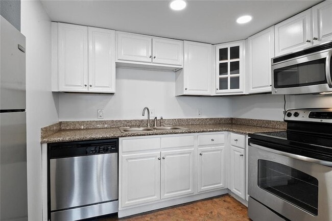 Building Photo - 1490 Harbor Dr