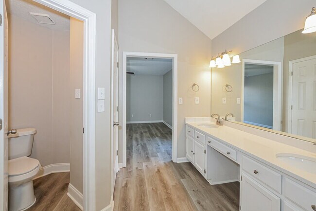 Building Photo - 4520 S Germantown Rd