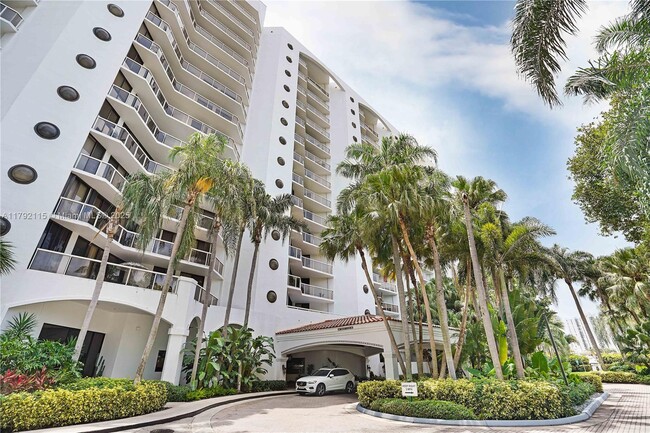 Building Photo - 3610 Yacht Club Dr