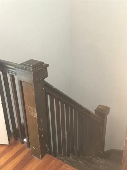 Building Photo - 8 Auburn Ave