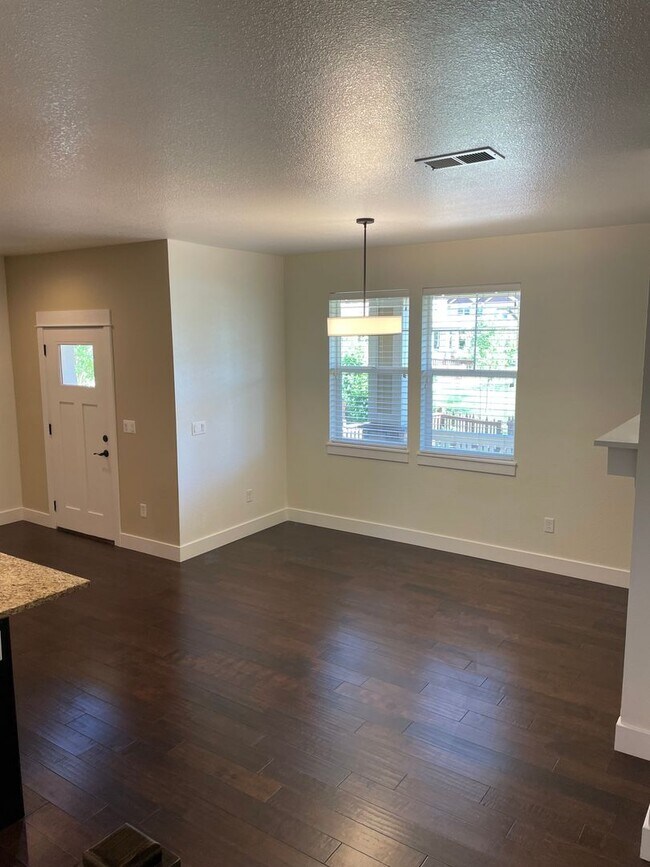 Building Photo - 2159 Scarecrow Rd