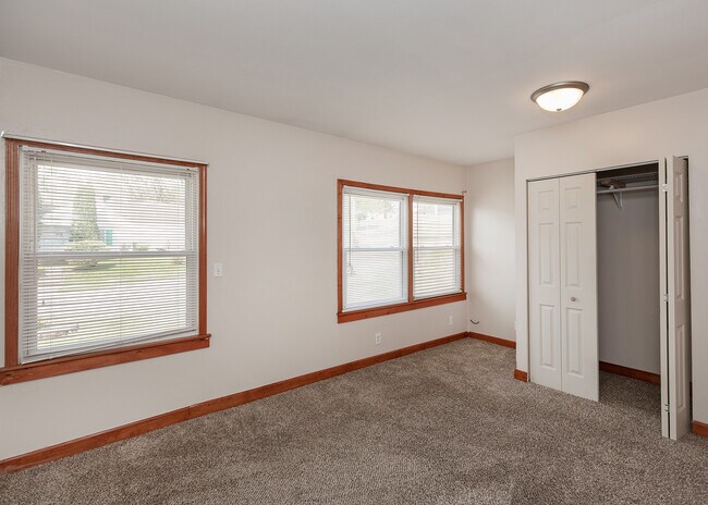 Building Photo - 537 23rd St