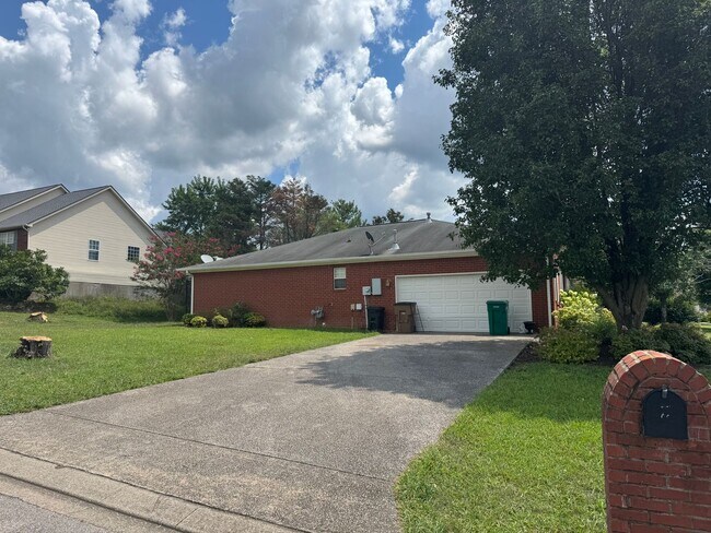 Building Photo - Great 3BR Home in Spring Hill