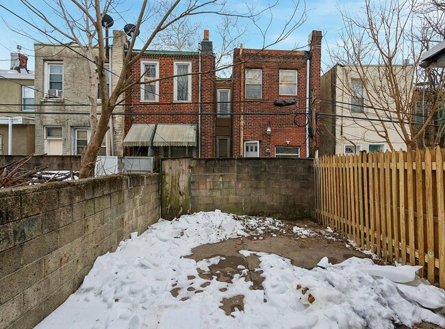 Building Photo - 2828 Winton St