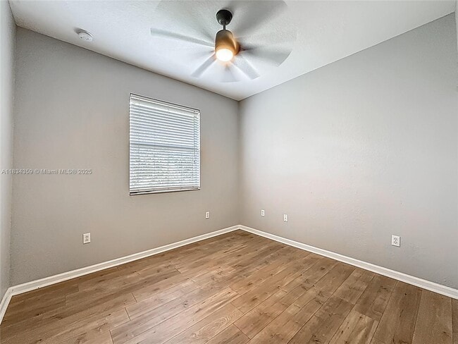 Building Photo - 2505 NW 31st Ct