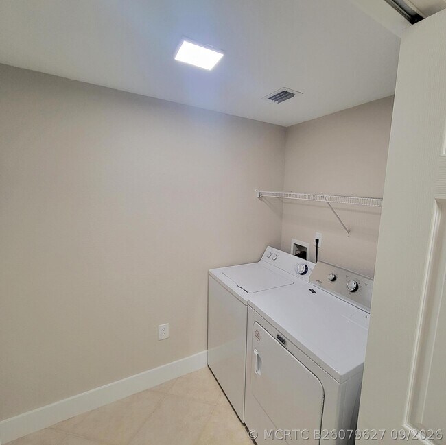 Building Photo - 6418 Emerald Dunes Dr