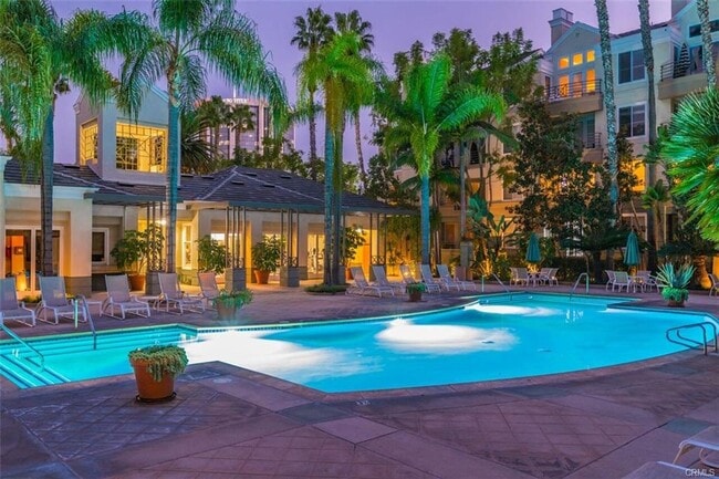 Building Photo - 2243 Martin