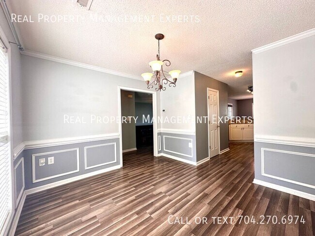 Building Photo - 7603 Rolling Meadows Ln