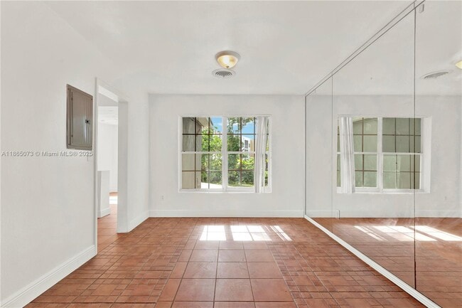 Building Photo - 15831 Palmetto Club Dr