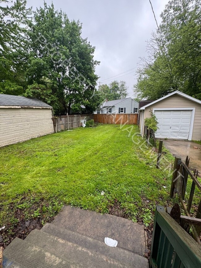 Building Photo - 3 Bedroom 1 Bathroom Home