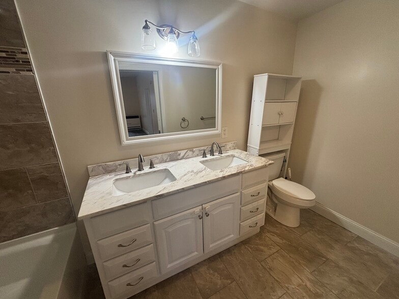 Building Photo - 253 Lisbon St