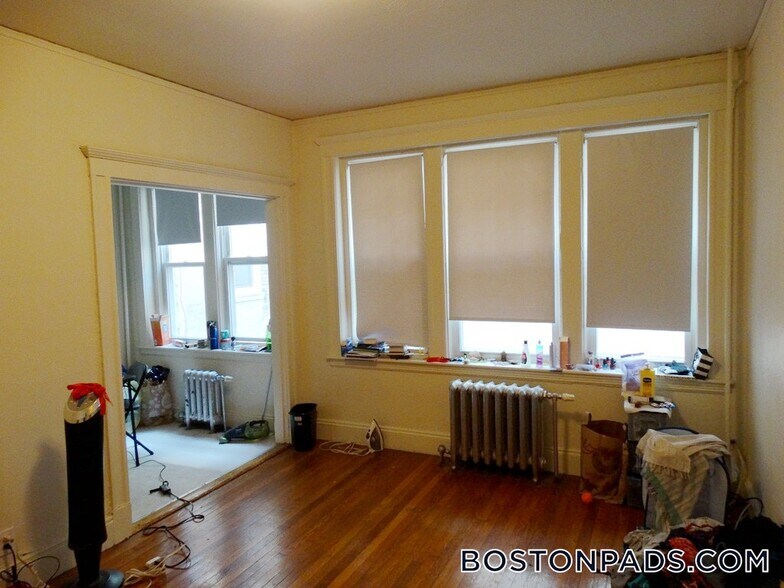 Building Photo - 1167 Boylston St
