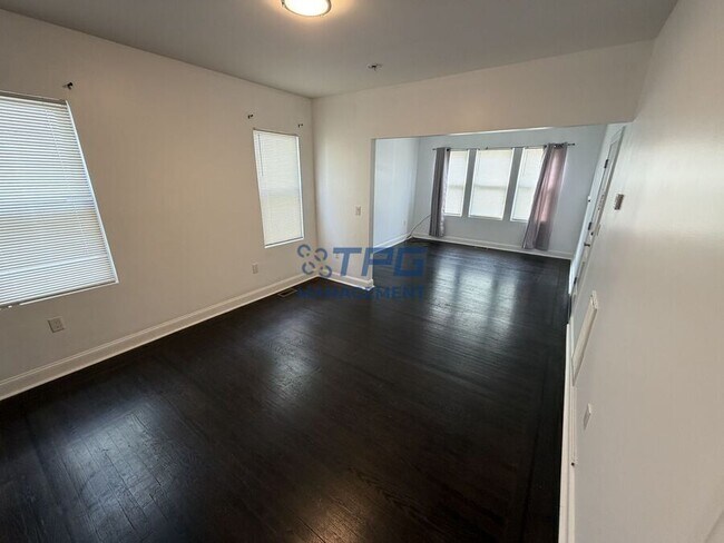 Building Photo - 937-939 Pennington St-1R
