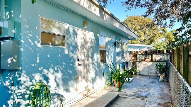 Building Photo - 1145 NE 17th Way