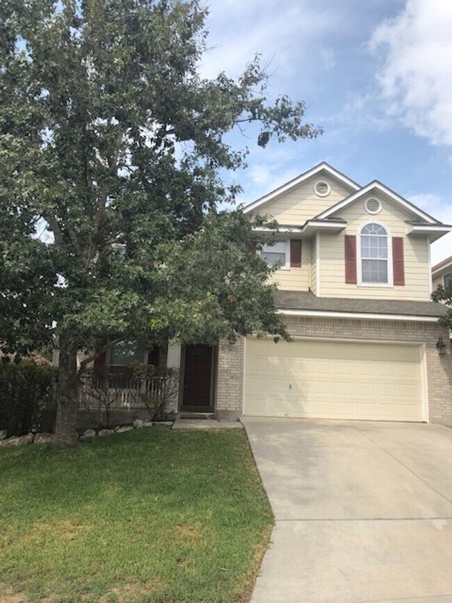 Building Photo - Beautiful home in gated community