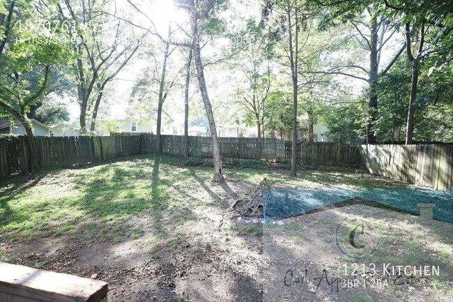 Building Photo - 1213 Kitchen-