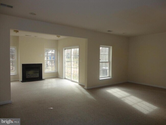 Building Photo - 24656 Kings Canyon Square