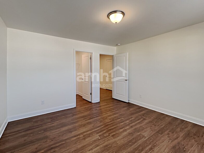 Building Photo - 416 Charity Ln
