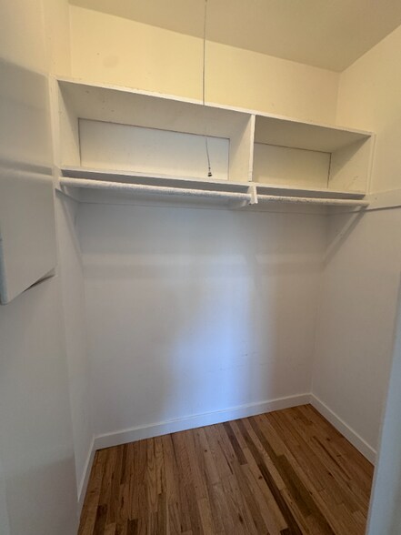 Building Photo - 821 Westmount Dr