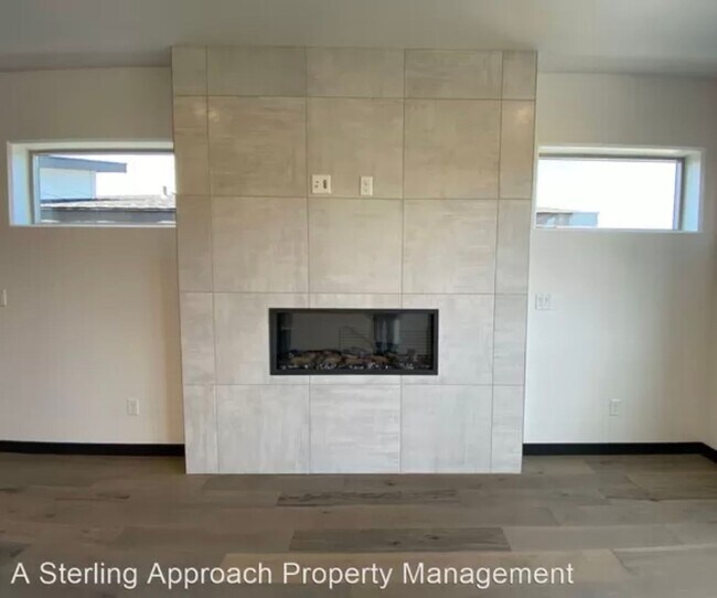 Building Photo - Close to Micron! Luxury Town Home With Two...