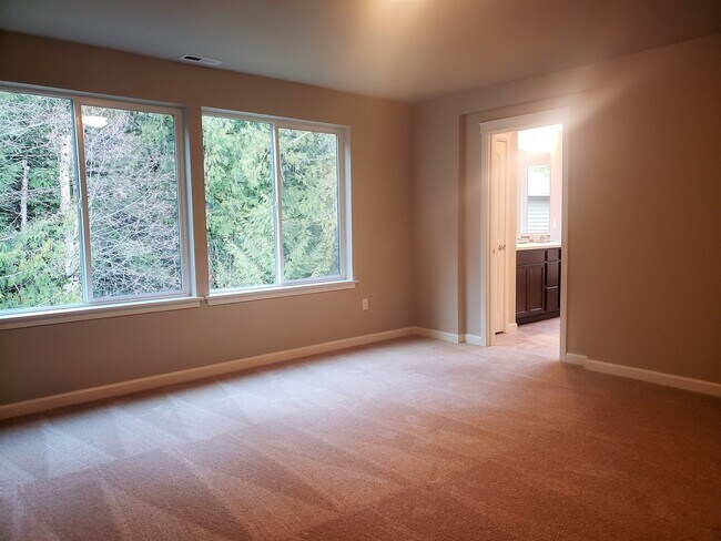 Building Photo - 2402 Puget Sound Blvd
