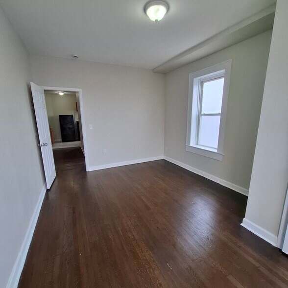 220 Roseville Ave 401 - 219 Roseville Ave