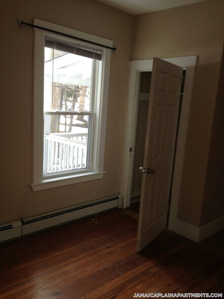 Building Photo - 116 Hyde Park Ave