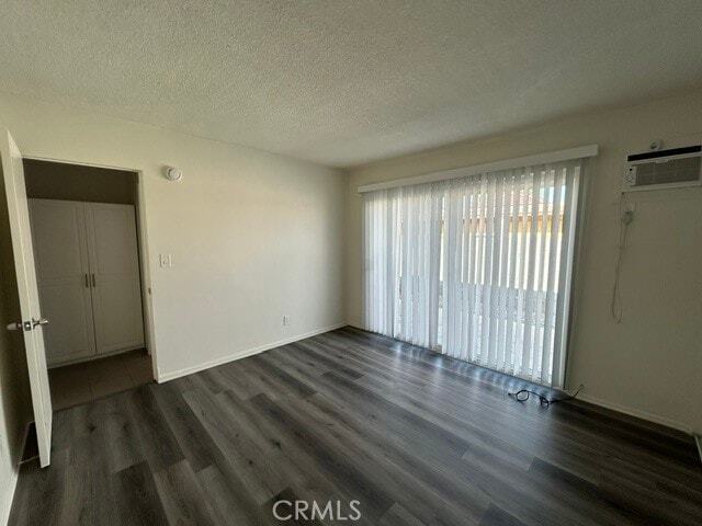 Building Photo - 685 E Vista Chino