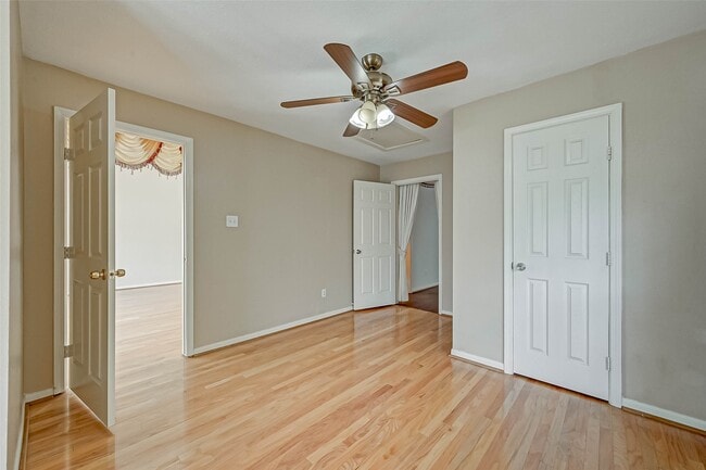 Building Photo - 1630 Berkoff Dr