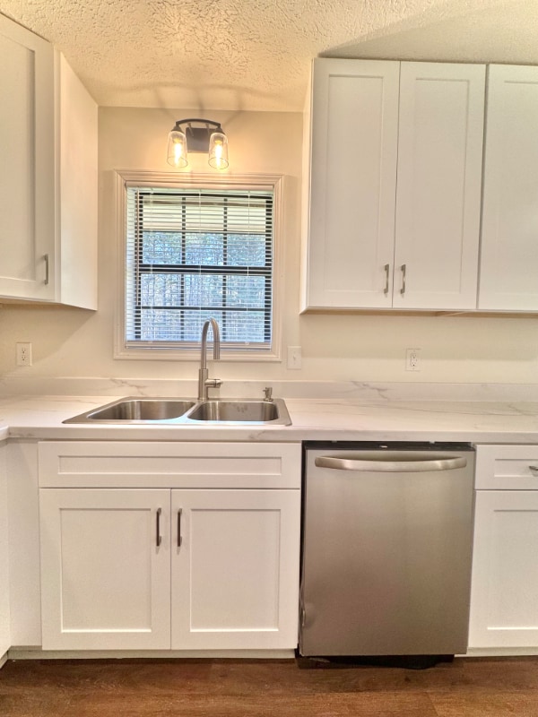 Building Photo - 992 Buck Egger Rd