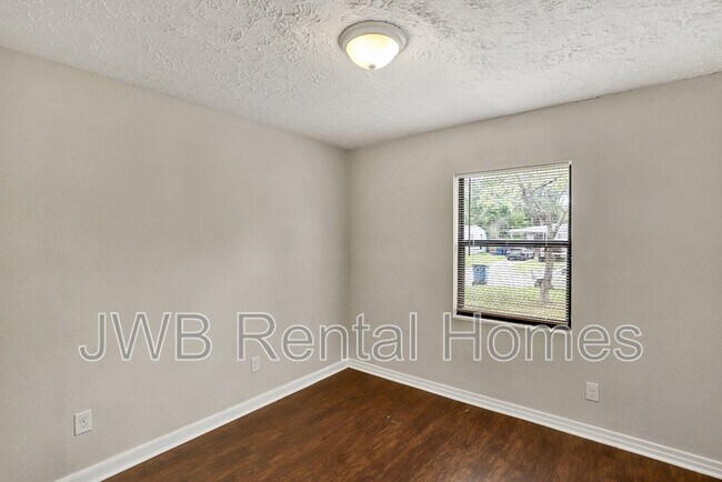 Building Photo - 10256 Briarcliff Rd E