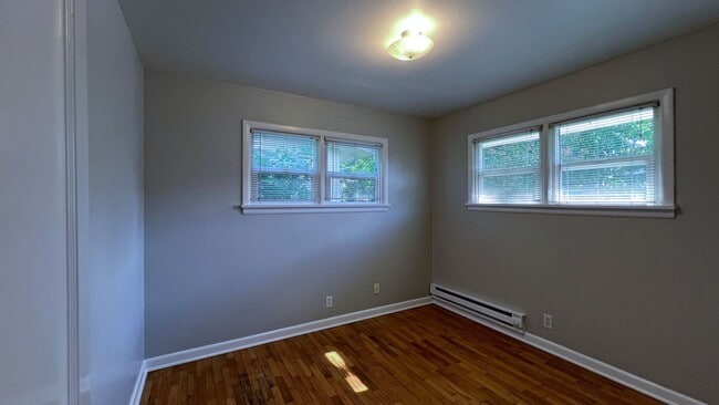 Building Photo - 32143La