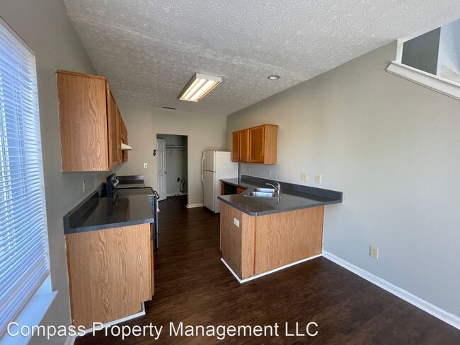 Building Photo - 3 br, 2.5 bath House - 668 Mountain Pine Dr