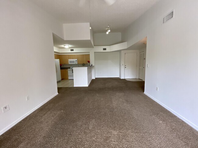 Building Photo - 2360 E Preserve Way