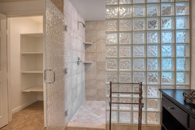 Building Photo - 75951 Kimberly Ln