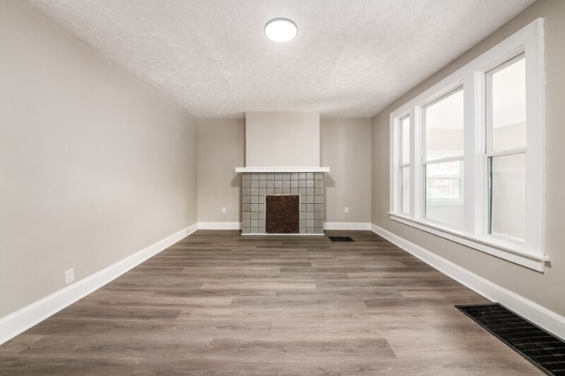 Building Photo - 960 Carpenter St