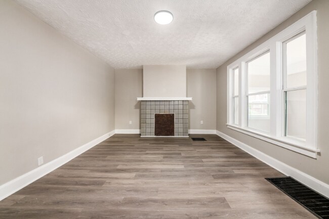 Building Photo - 960 Carpenter St
