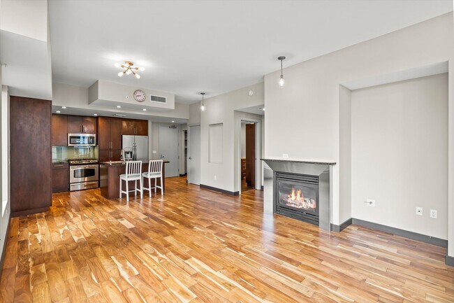 Building Photo - 910 Lenora St
