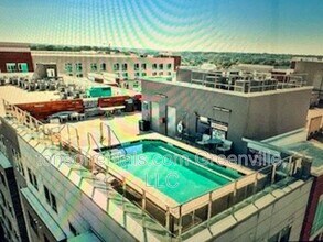 Building Photo - 100 E Washington St