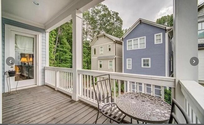 Building Photo - 830 Grove Bnd