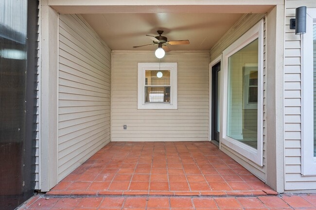 Building Photo - 1928 Augusta Dr