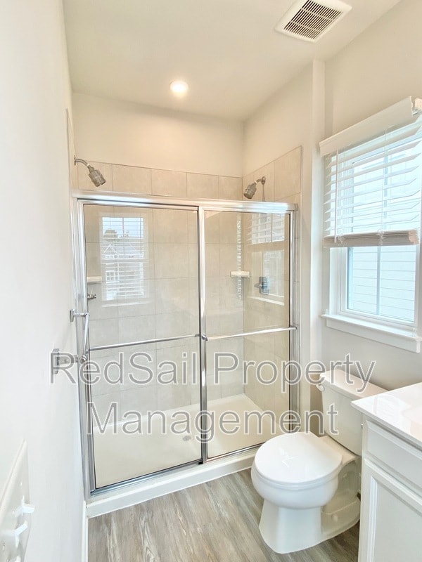 Building Photo - 1744 Defiance Dr