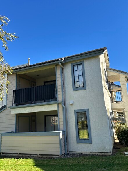 Building Photo - 10970 Summerdale Way