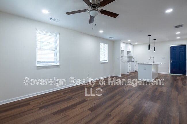 Building Photo - 450 Paines Ave NW