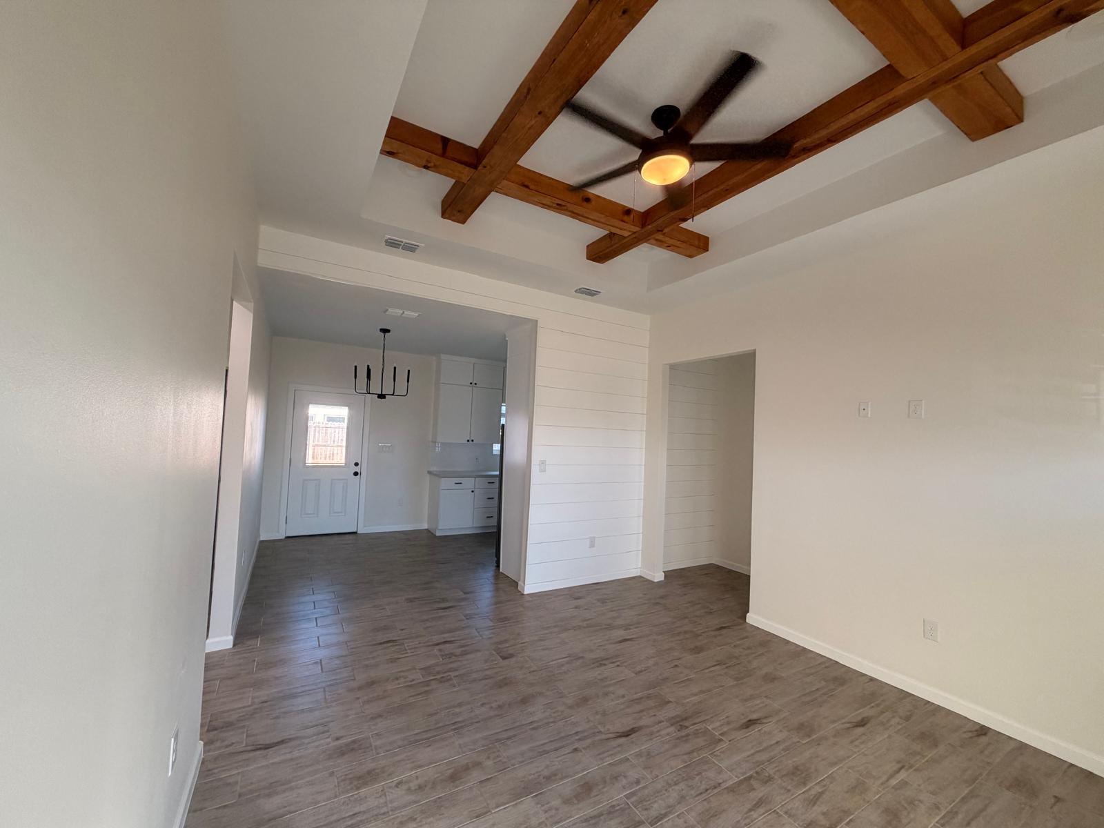 Building Photo - 487 Arboleda Ln