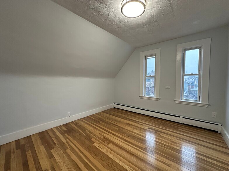 Building Photo - 144 Union St