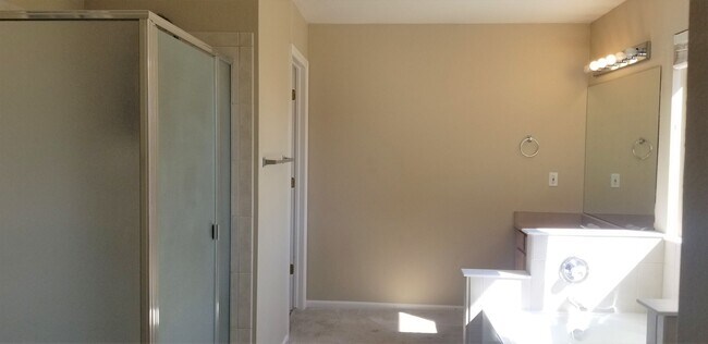 Building Photo - 3 Bedroom + Loft with Main Floor Office and 3 Car Garage!