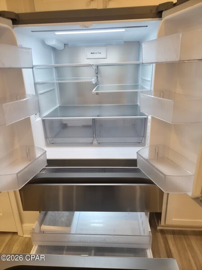 Building Photo - 460 Melrose Wy